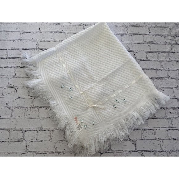 Vintage Carson Pirie Scott White‎ Embroidered Baby Blanket 38 x 42 Spain Acrylic - Picture 13 of 16
